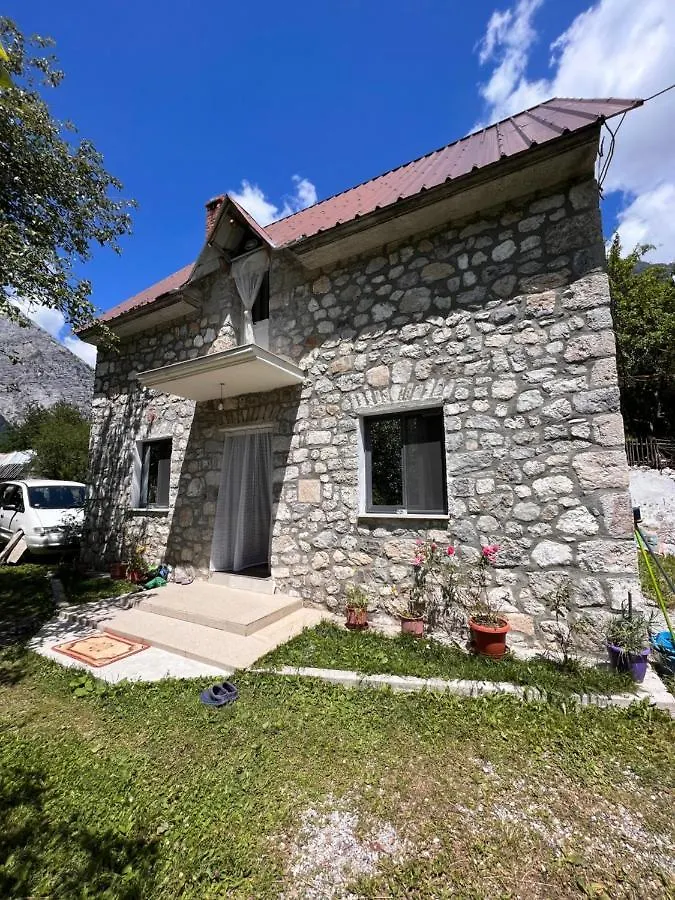 Bujtina Milani Bed & Breakfast Shkoder