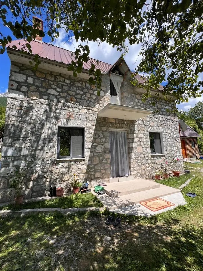 Bujtina Milani Bed & Breakfast Shkoder