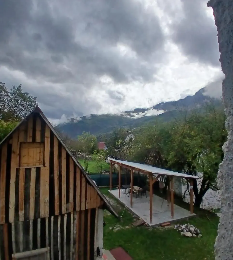 Bed and Breakfast Bujtina Milani Theth Albanien